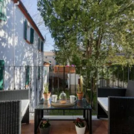 Apartamento Palazzo 1500 Frescobaldi - Piano Nobile X 5 - A Casa Di Alfonso Ferrara